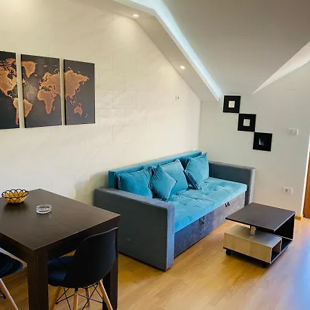 Aparthotel Borova 2 3*